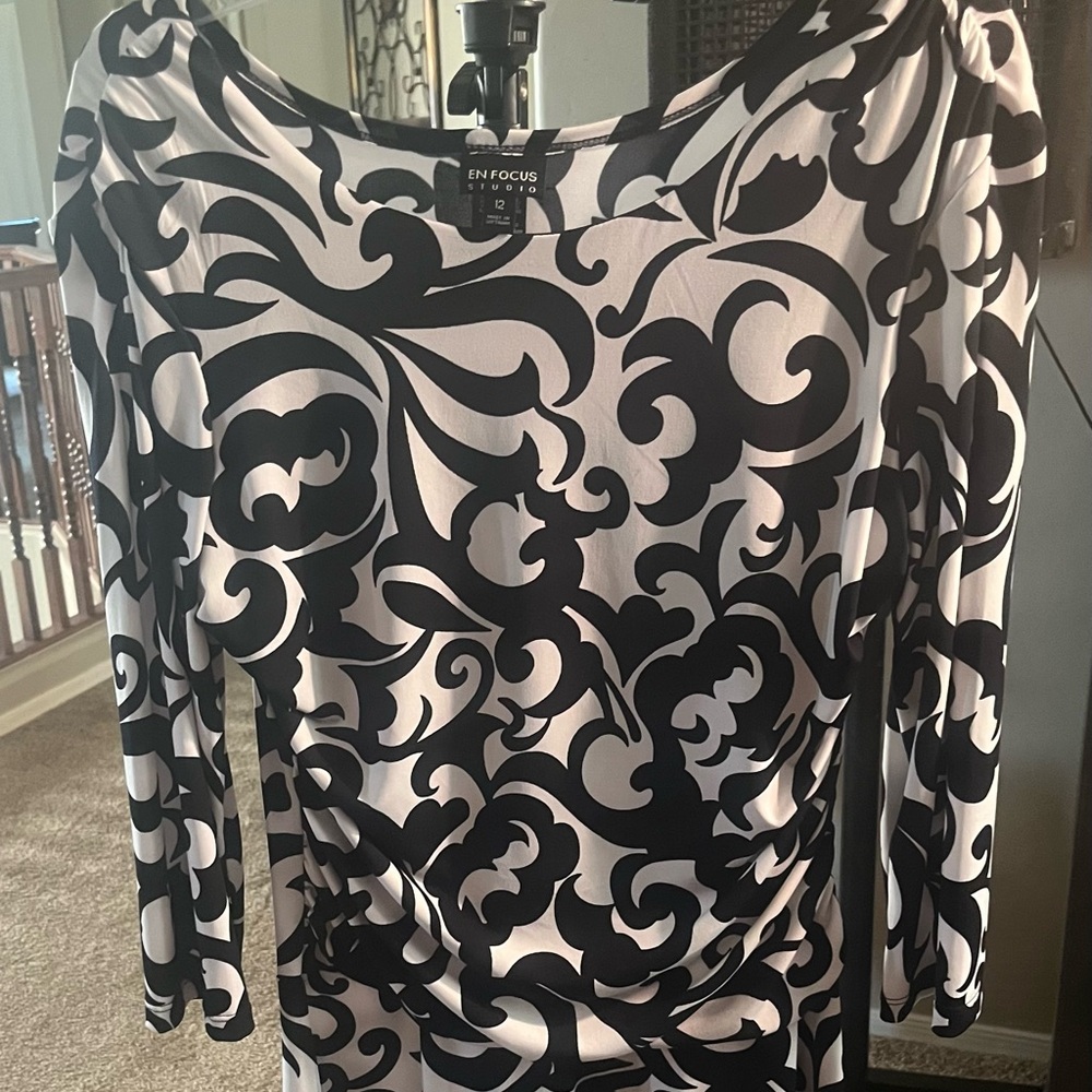 ENFOCUS DRESS BLACK AND WHITE SIZE 12